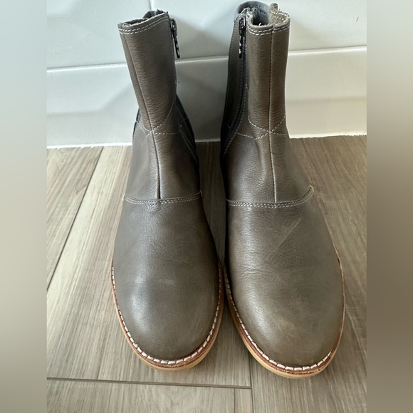 Ahnu Octavia Waterproof Ankle Boots Size 10 Gray/Brown 41EU - Picture 5 of 12